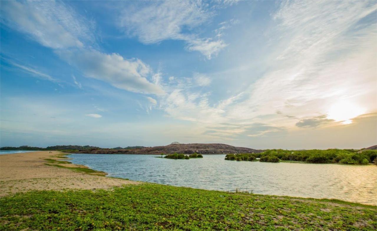 Nikara Nature Resort Arugam Bay Buitenkant foto